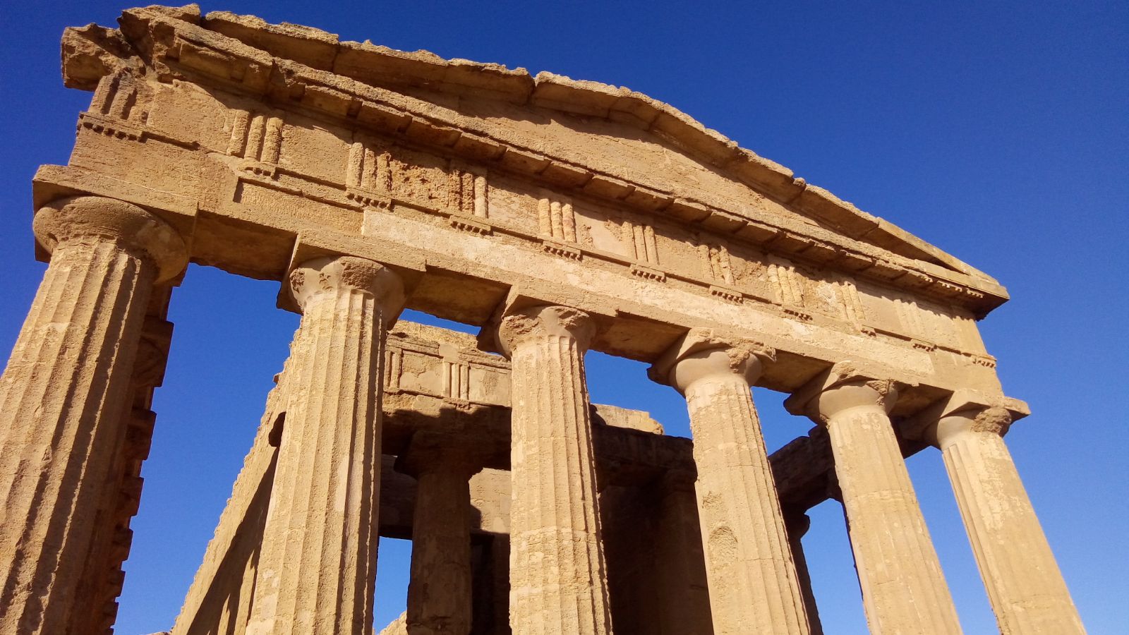 L’ARCHEOLOGIA NON VA IN VACANZA